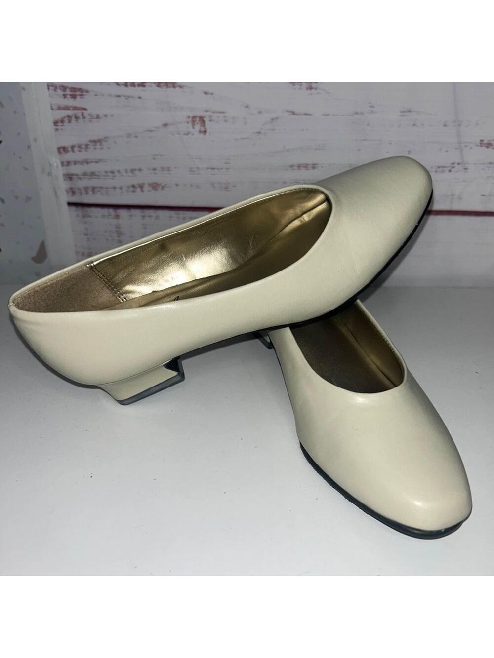 Life Stride By Hushpuppies Khaki Patent Leather Block Heels Womens US SIZE 5
